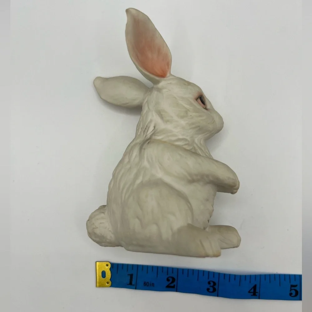 BOEHM #400-86 White Pink Sitting Rabbit Vintage Porcelain Figurine Collectible